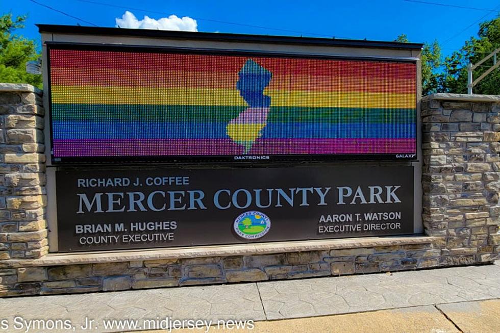 3 muggers with knife attack walkers at Mercer County Park