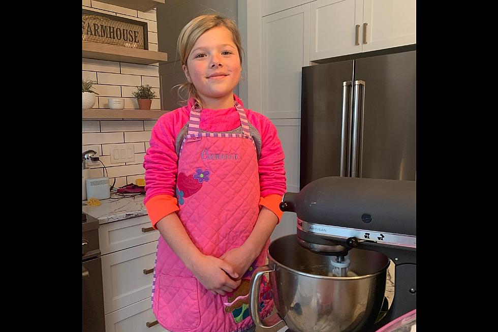 New Jersey girl bakes cookies for charity