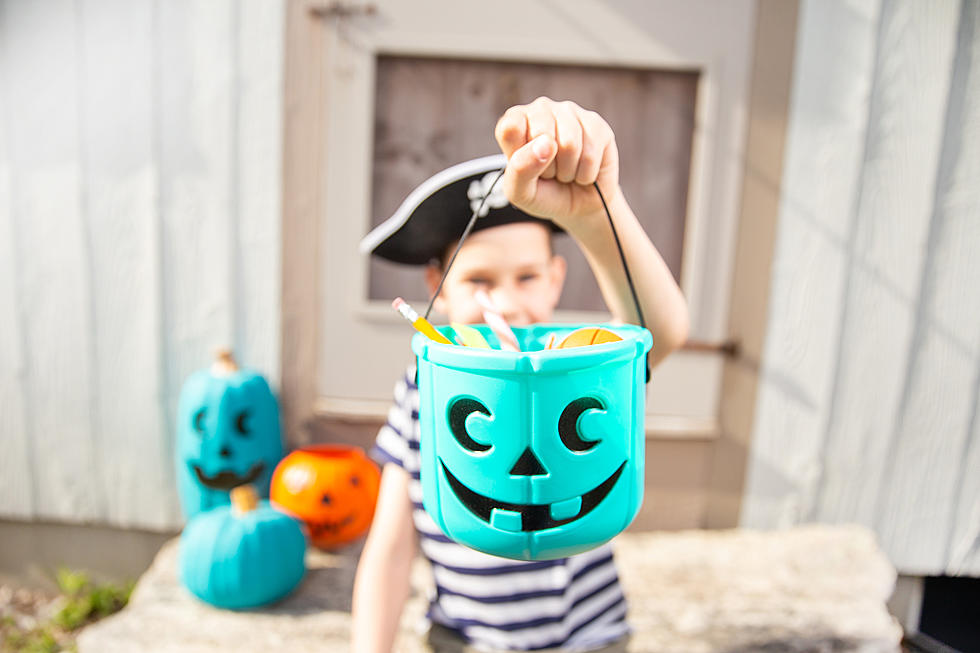 Teal pumpkins help protect NJ trick-or-treaters with food allergies