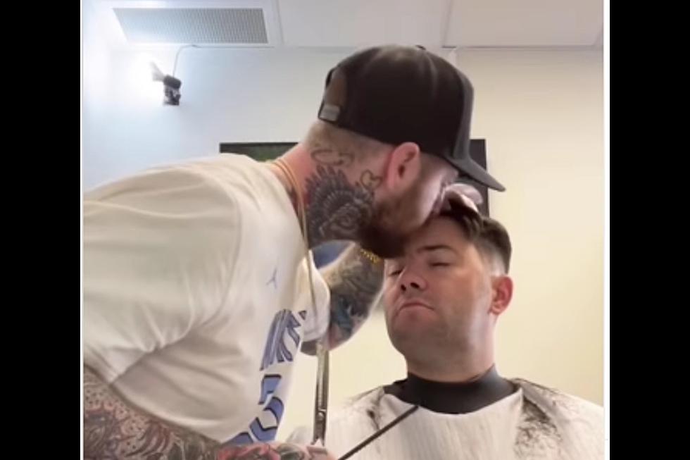 NJ barber gives back with free holiday haircuts for kids in need
