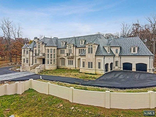 This $17.5 Million New Jersey Mansion is Like a Private Resort – Robb Report