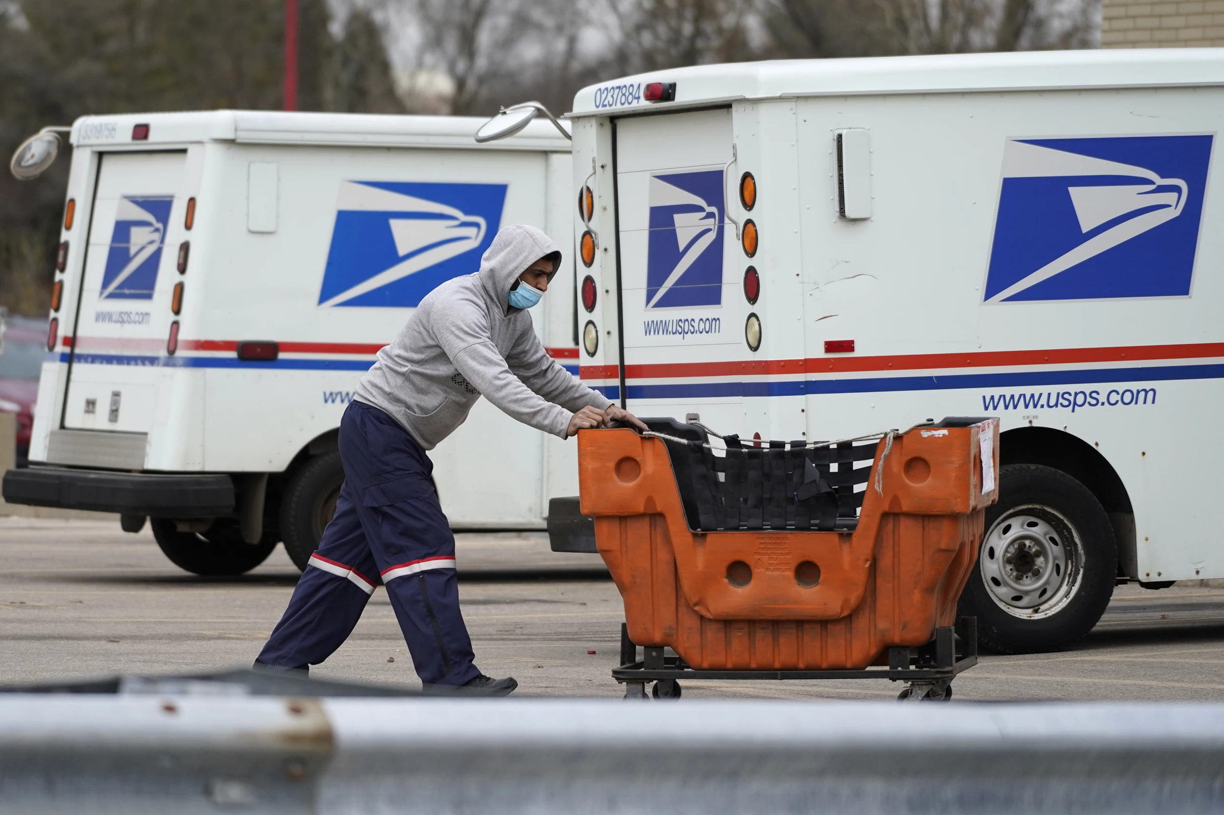 USPS sued by NJ, 15 other states to buy electric vehicles