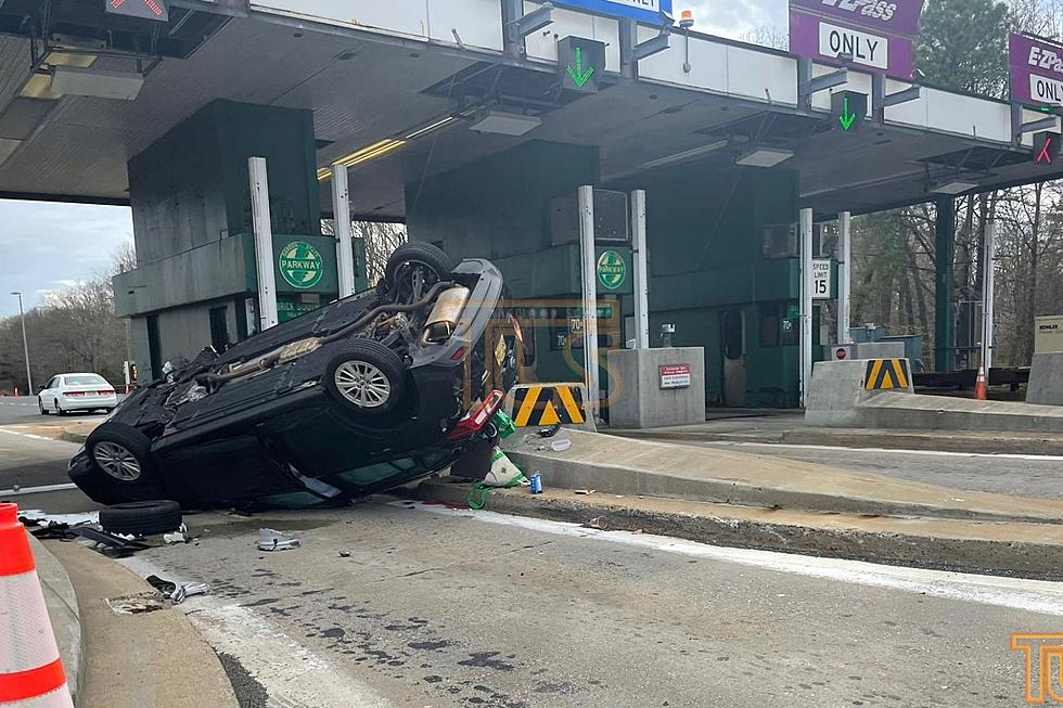 SUV overturns at Garden State Parkway toll plaza