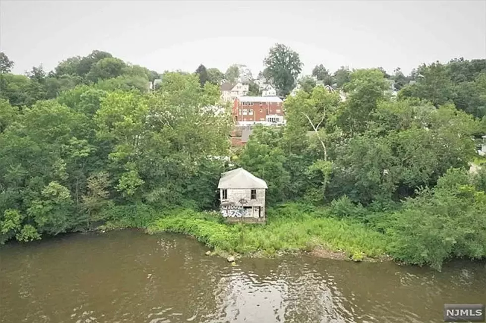 Kearny, NJ fixer-upper for only $150k boasts stunning water views