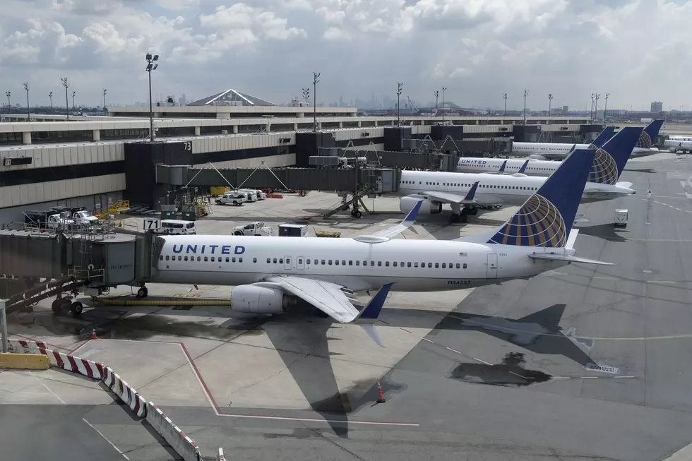 United Jet to Rome Drops 28,000 Feet in Minutes, Returns to Newark, NJ, Airport