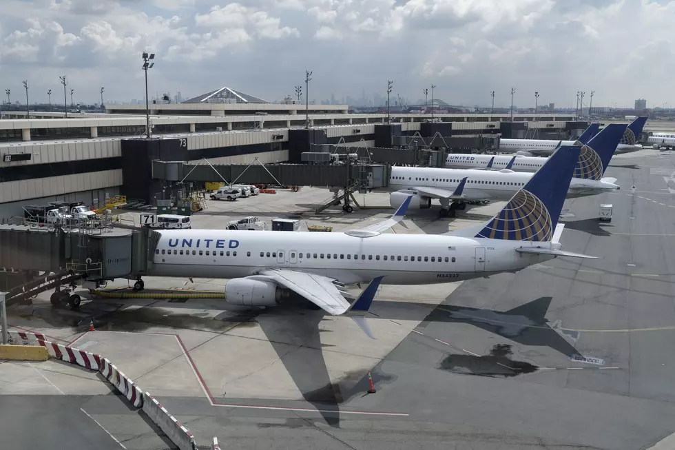 United jet to Rome drops 28,000 feet in minutes, returns to NJ