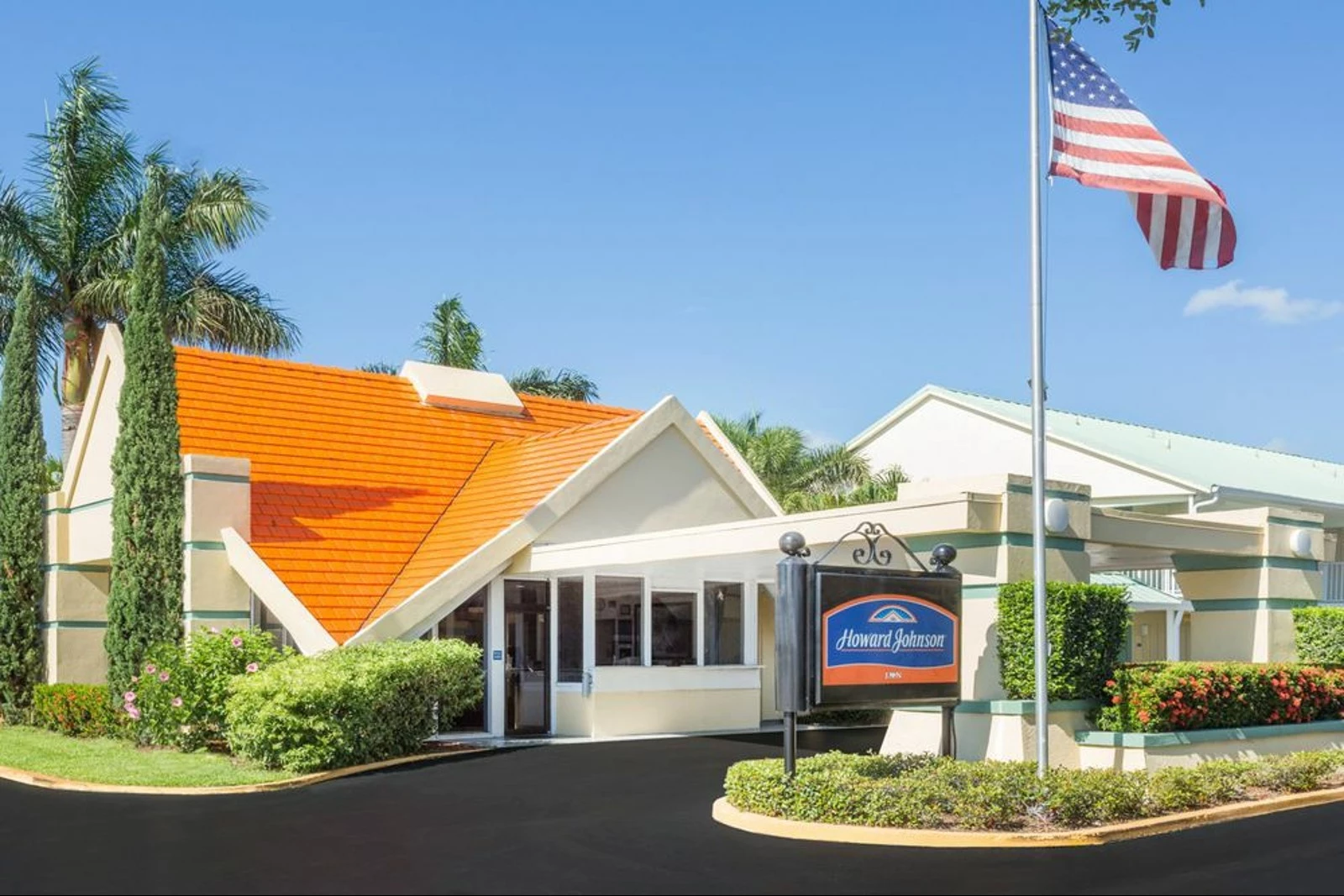 The Last Howard Johnson's Restaurant In America Is Officially Closed