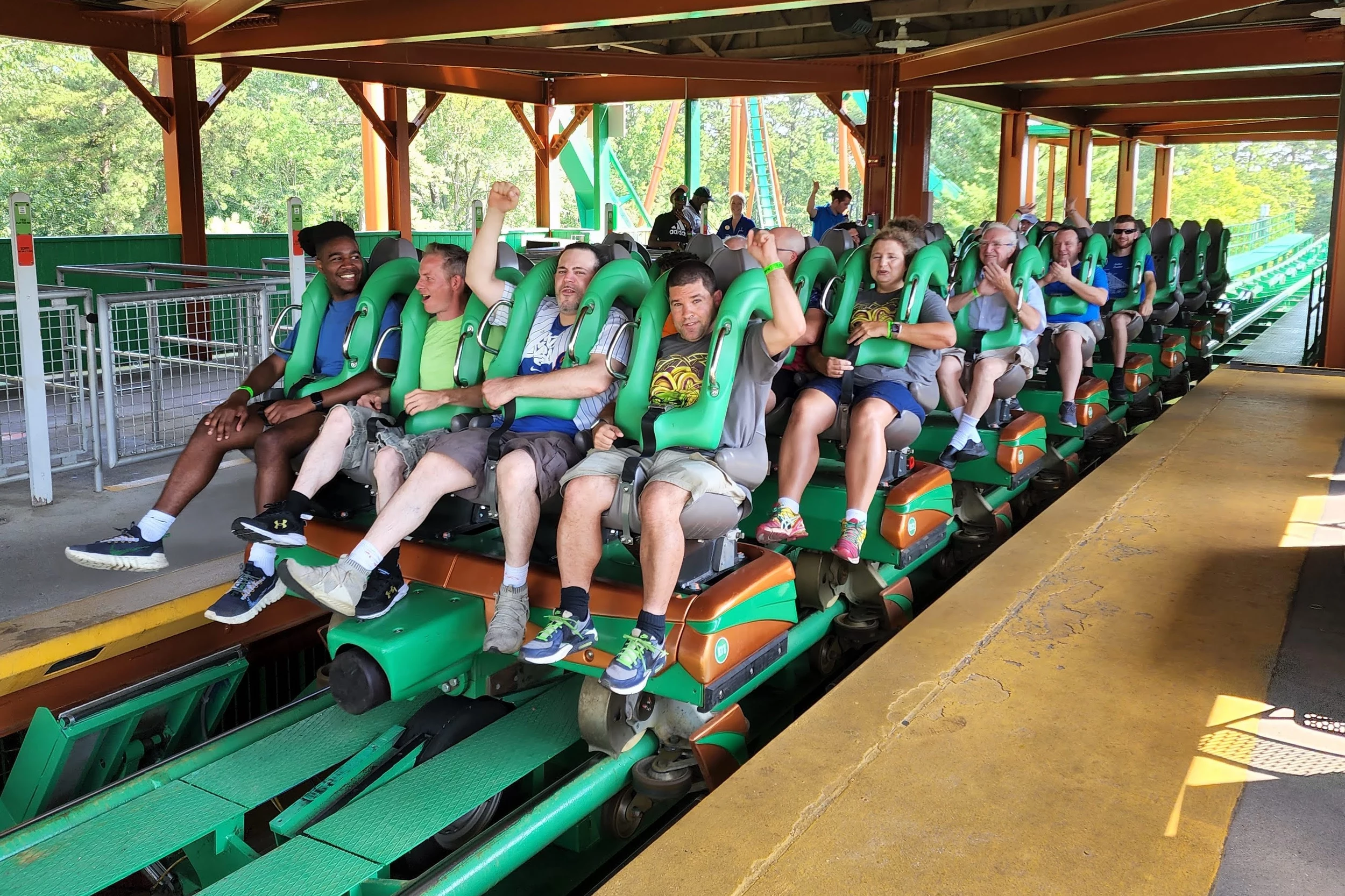 THE DARK KNIGHT Coaster - Six Flags Great Adventure