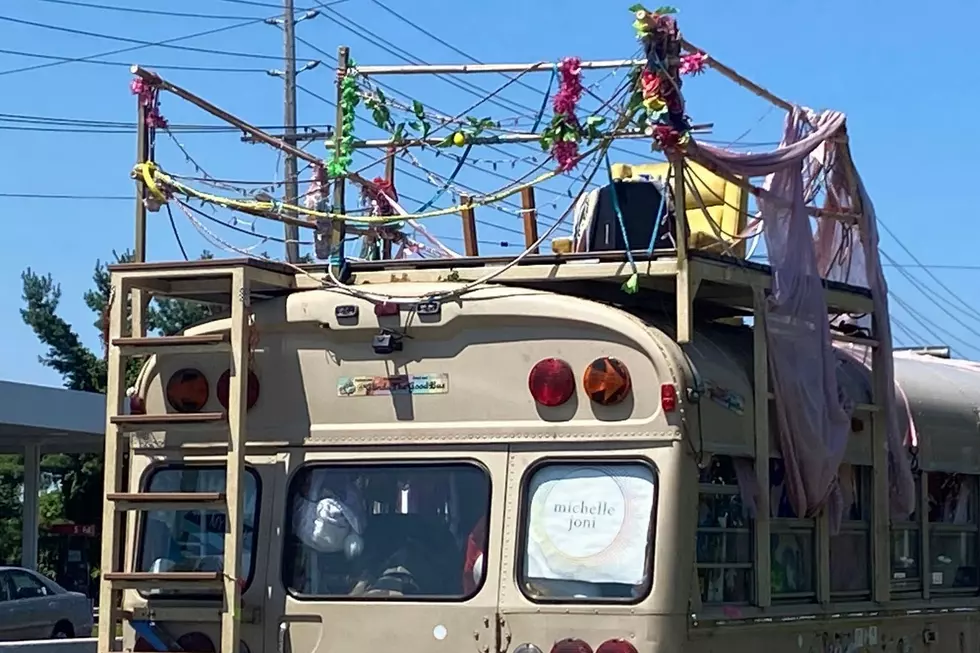 NY party bus homemade roof deck pulled over in Fair Lawn NJ (courtesy of Boyd A. Loving)