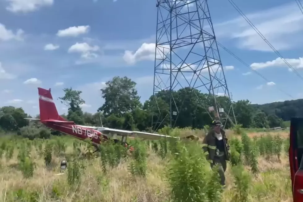 Small plane crashes on takeoff from Hunterdon County, NJ airport