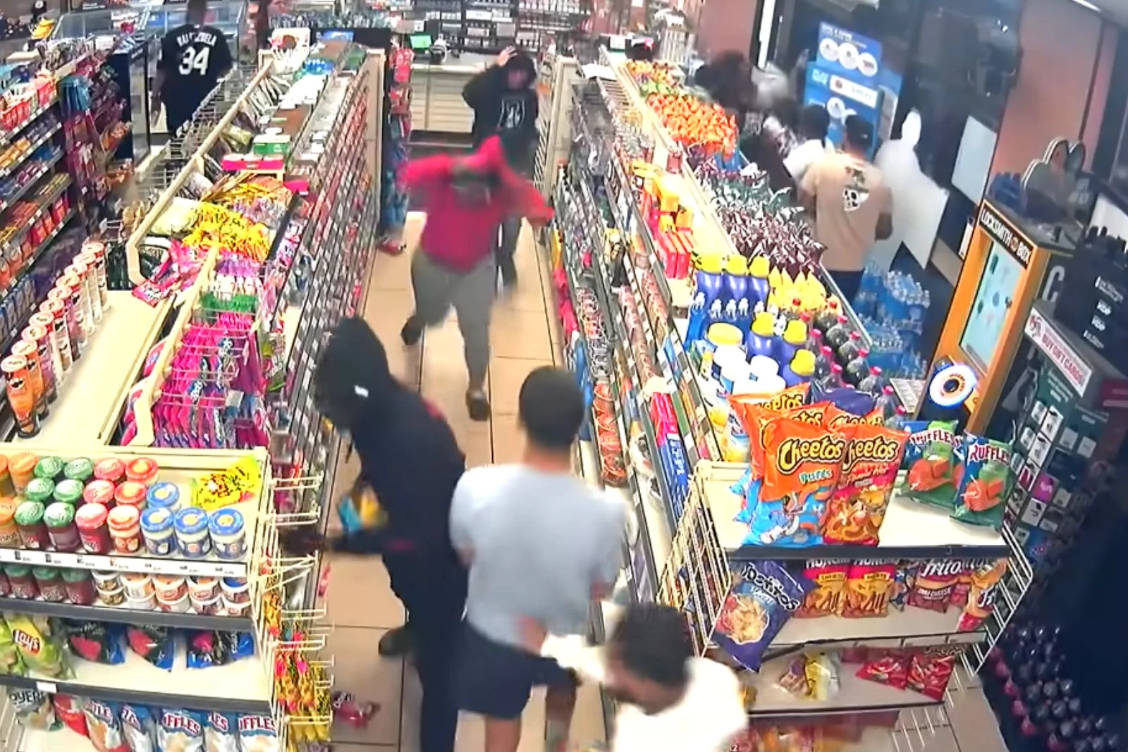 Flash mob' robberies spike at retail outlets piled high with holiday  inventory - The Washington Post