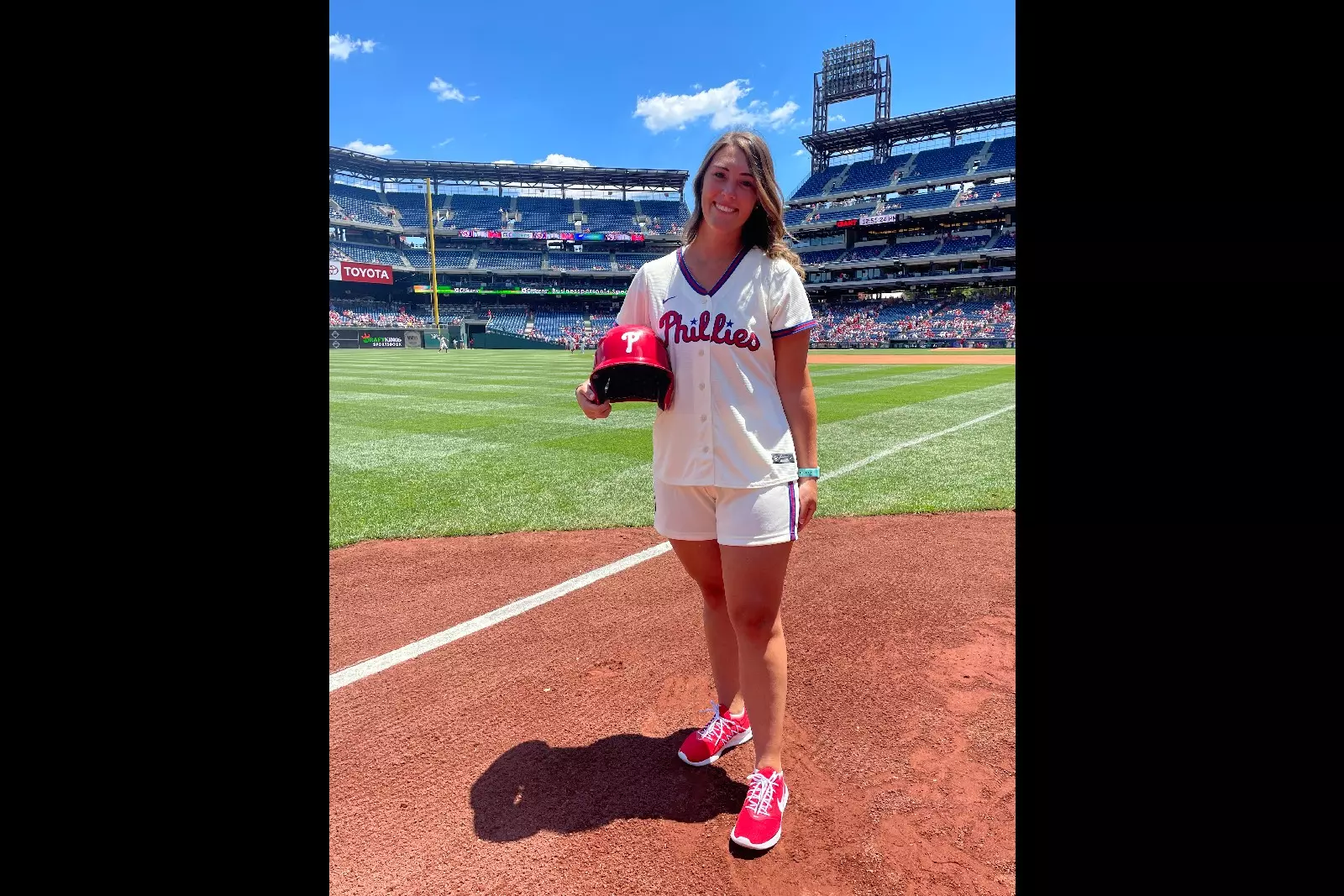 NJ teacher by day side-hustles as Phillies ball girl