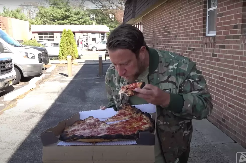 Barstool’s Dave Portnoy reviews famous New Jersey pizzeria