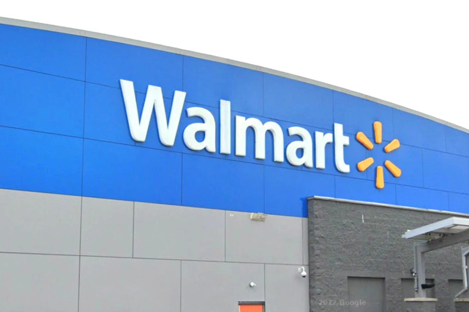NJ Walmart evacuates for erratic man with knife, cops
