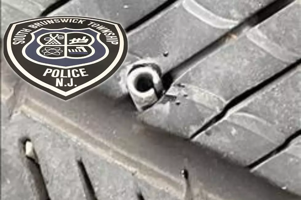 Thieves flattened tire of car leaving jewelry store, cops say