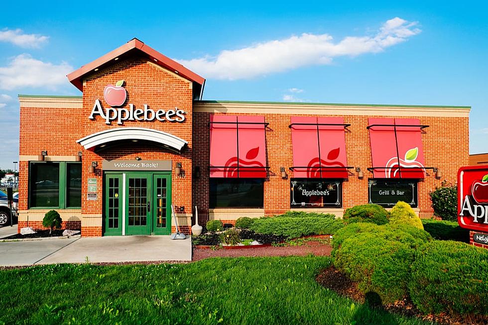 NJ Applebee&#8217;s Offers Free Kids Meals After Other Restaurant Banned Children