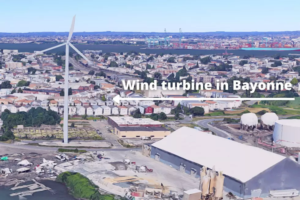 Busted wind turbine in Bayonne, NJ has been wasting money for years