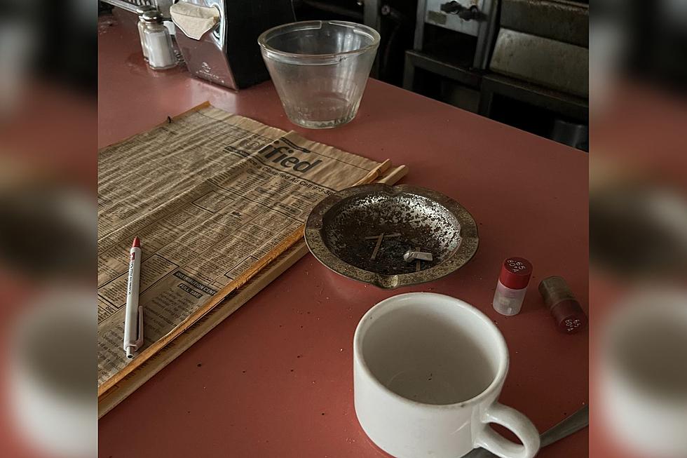 End of the World: Creepy Photos of an Abandoned NJ Diner