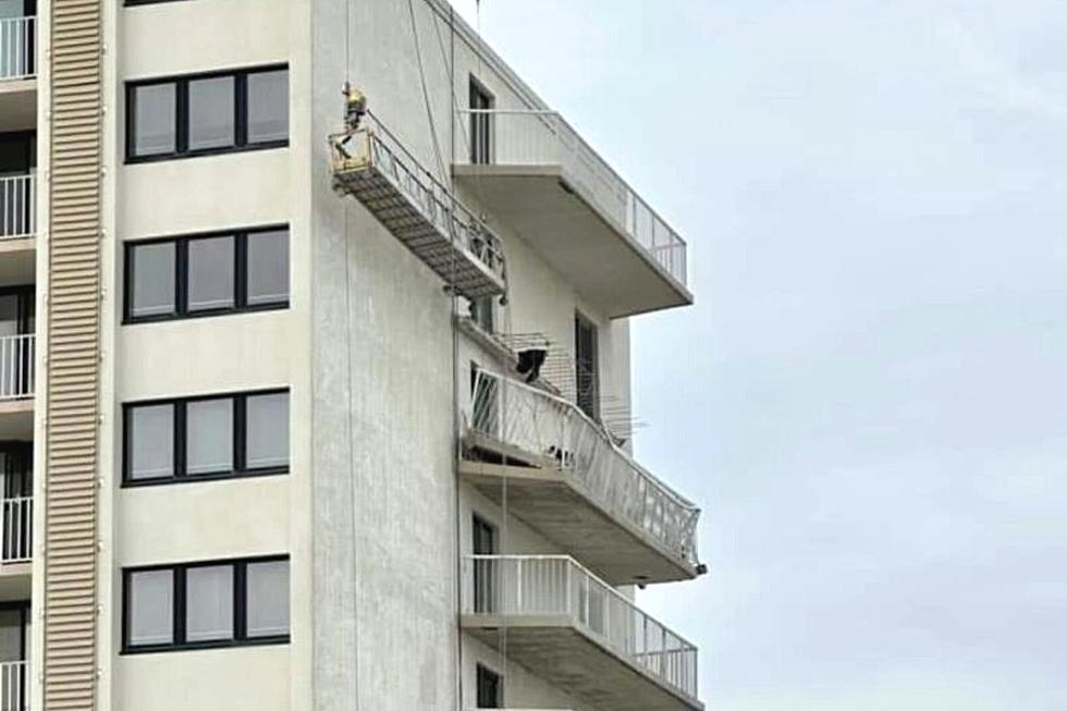 Sea Isle City, NJ condo balcony collapses onto floor below