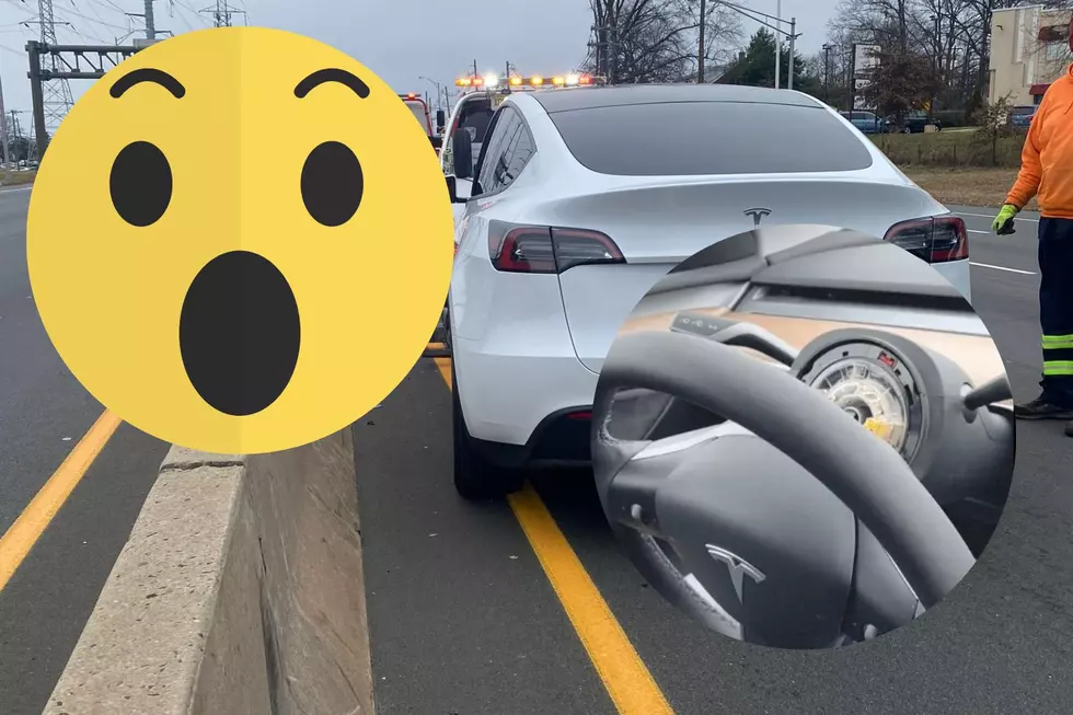 OMG! - Steering wheel pops off Tesla in Woodbridge, NJ