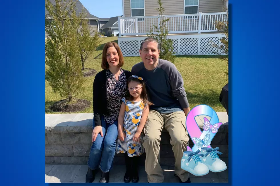 Kerri Lynn Shea with her family (via Facebook)