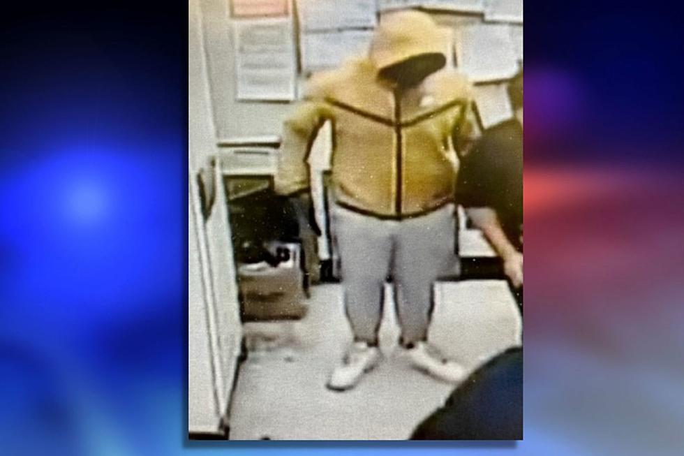 Armed robber steals thousands in cash from NJ pharmacy