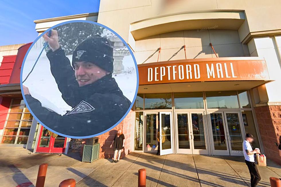 Bystander saves cop from chokehold at Deptford mall, cops say