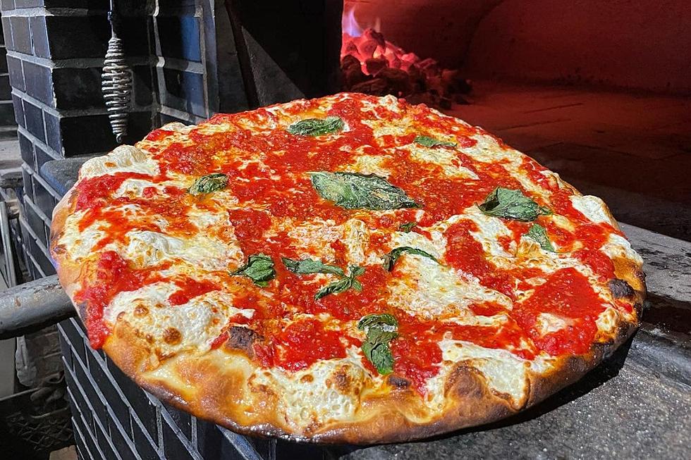 Middletown, NJ pizzeria giving away free large Margherita pies thru Thursday. No purchase necessary