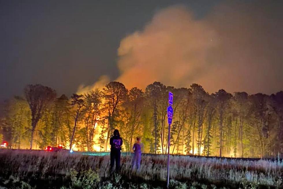 Jackson, NJ wildfire burns near homes on Day 2