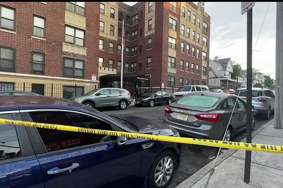 Suspect shoots at cops inside Newark, NJ apartment building