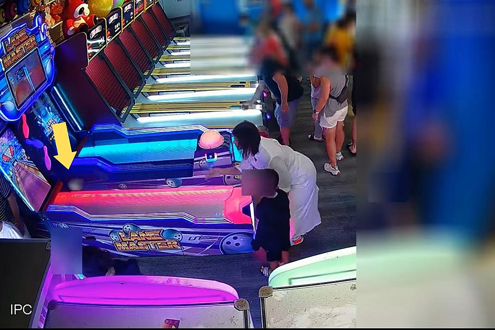NJ cops looking for woman who threw Skee-Ball at a child