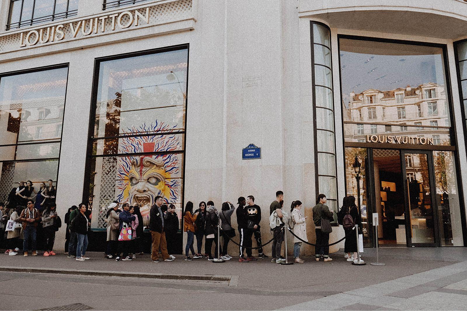File:Louis Vuitton Champs Elysees.jpg - Wikipedia