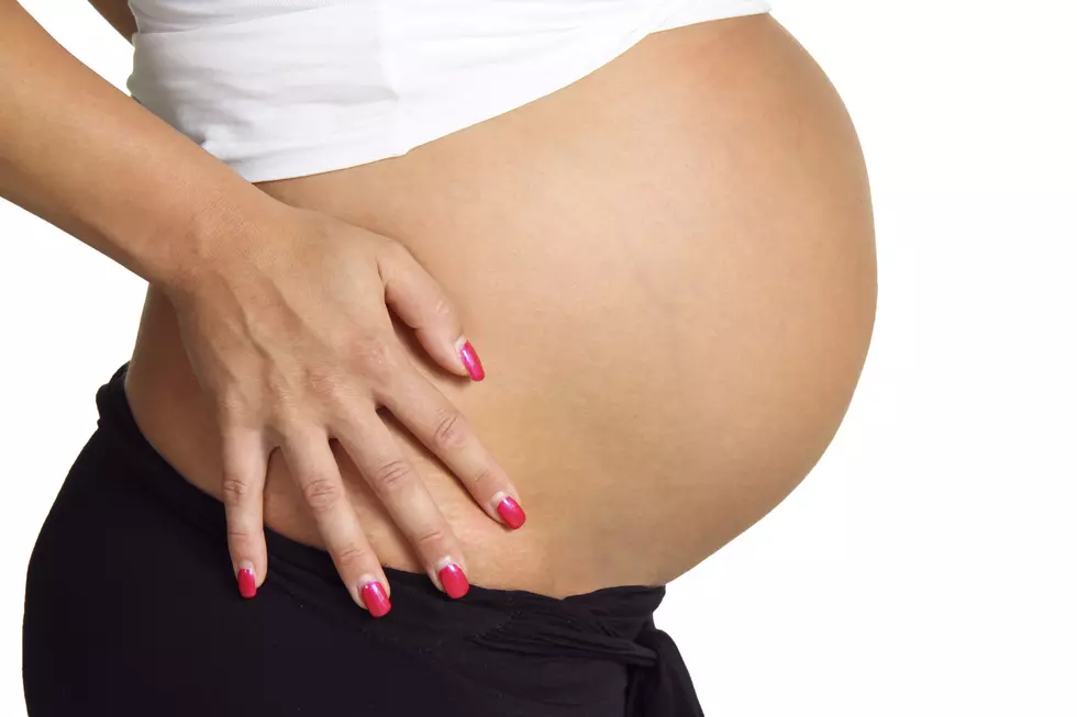 Photo set of a youth pregnant mother