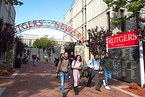 Victim fends off attempted carjacker at Rutgers University-Newark