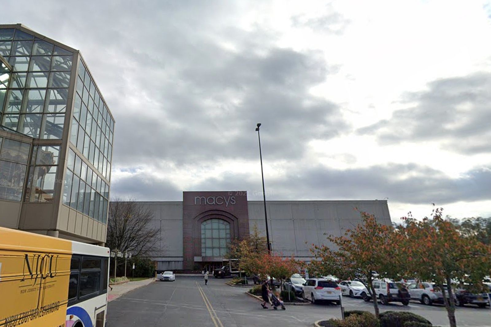 This NJ mall seems to still be thriving