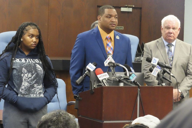 NJ mayor says search warrants involve 'private family issue' NJ mayor says search warrants involve 'private family issue'
