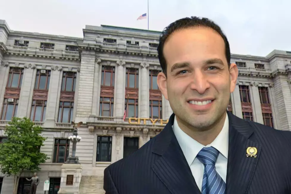 Ex-Newark, NJ official admits taking bribes in redevelopment conspiracy