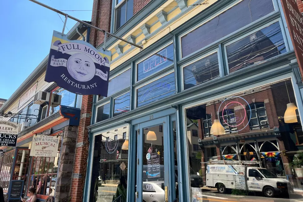 Full Moon Café (Rick Rickman, Townsquare Media NJ)