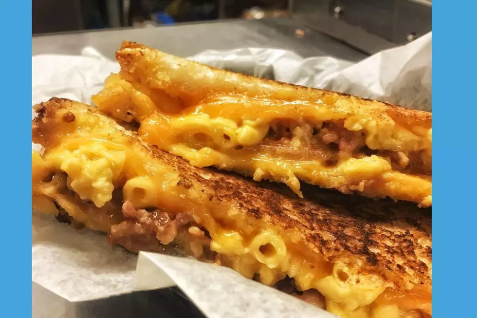 Melted Factory Grilled Cheese (Facebood)