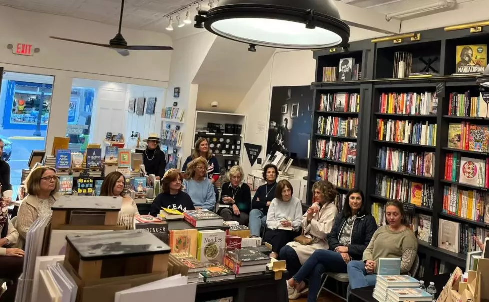 independent bookstores - Thunder Road Books via Facebook