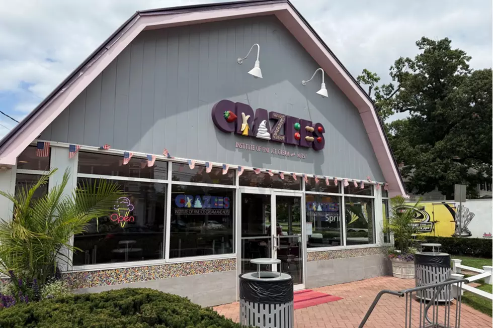 This Rumson, NJ ice cream shop stays open all year and we love it