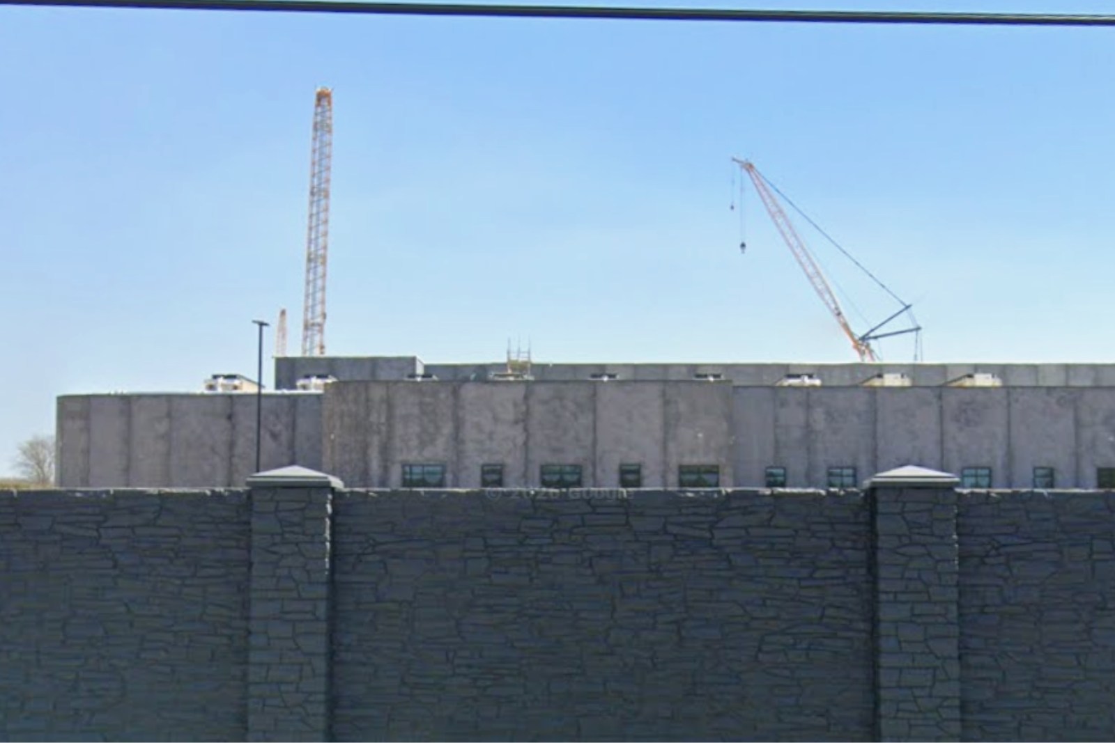 Monroe banned AI data centers, now NJ town faces $300M lawsuit news image