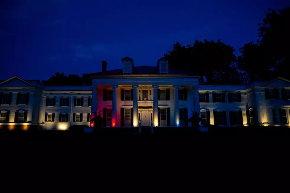 Drumthwacket at night