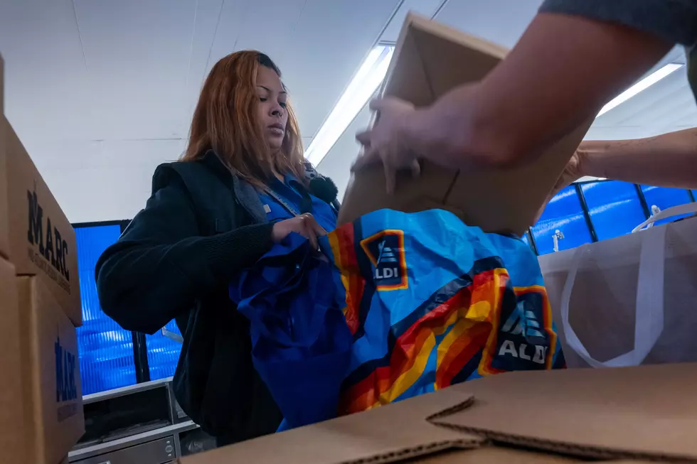 Federal workers receive food parcels at Newark Liberty International Airport as workers were impacted by the government shutdown on Oct. 27, 2025 in Newark. (Spencer Platt, Getty Images)