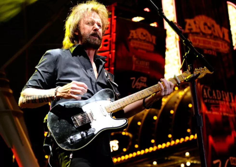 Ronnie Dunn Just As Good on His Own – PollyWogg Review
