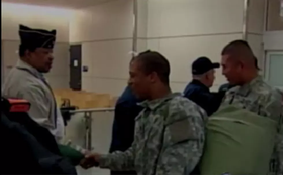 Soldiers Fight Airline Bag Fees and Win [VIDEO]