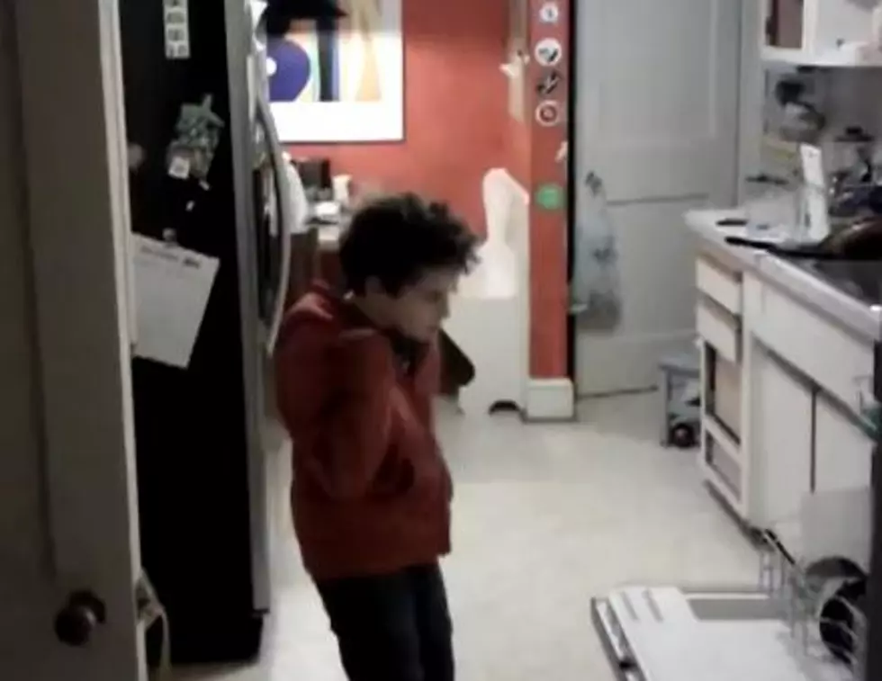 ‘Cute Kid’ of the Day Does Dishes to Michael Jackson [VIDEO]