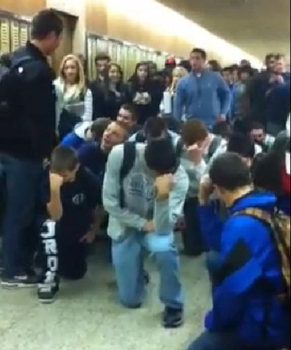 Students Suspended for ‘Tebowing’ In the Halls [VIDEO]