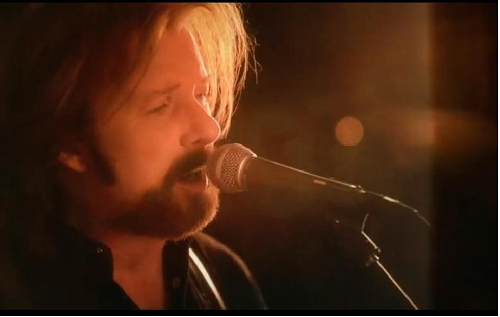Ronnie Dunn Debuts New Video For “Let The Cowboy Rock” [VIDEO]
