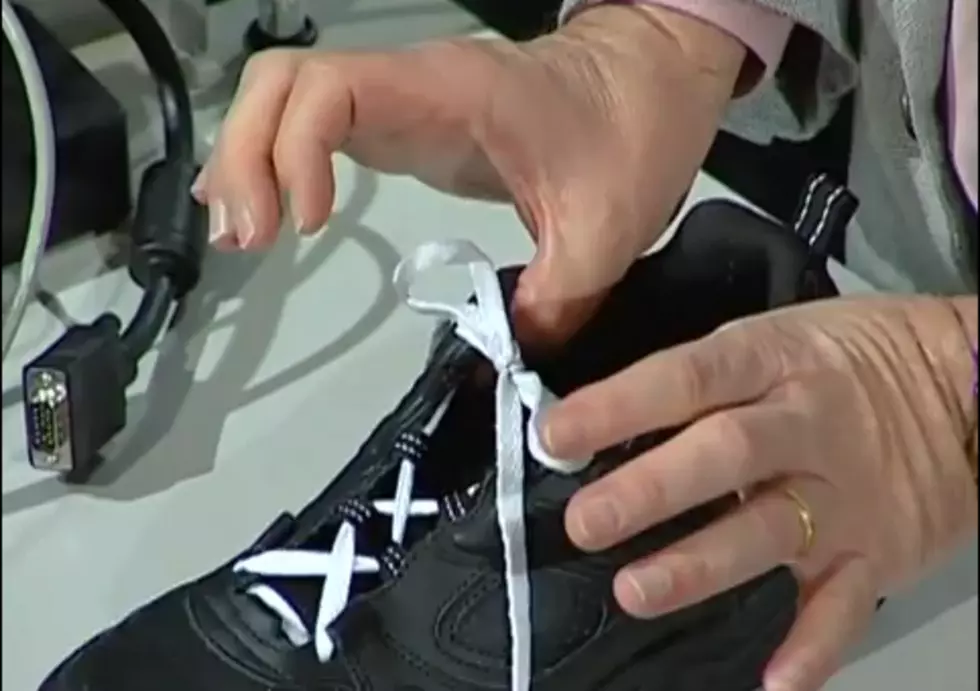 How to Tie Your Shoes the &#8220;Strong&#8221; Way [VIDEO]